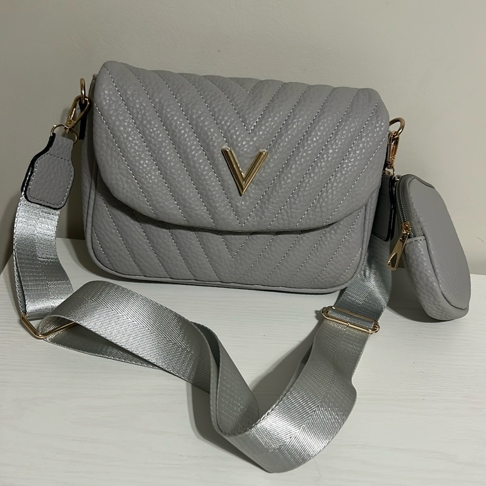 Gray Crossbody 🌺